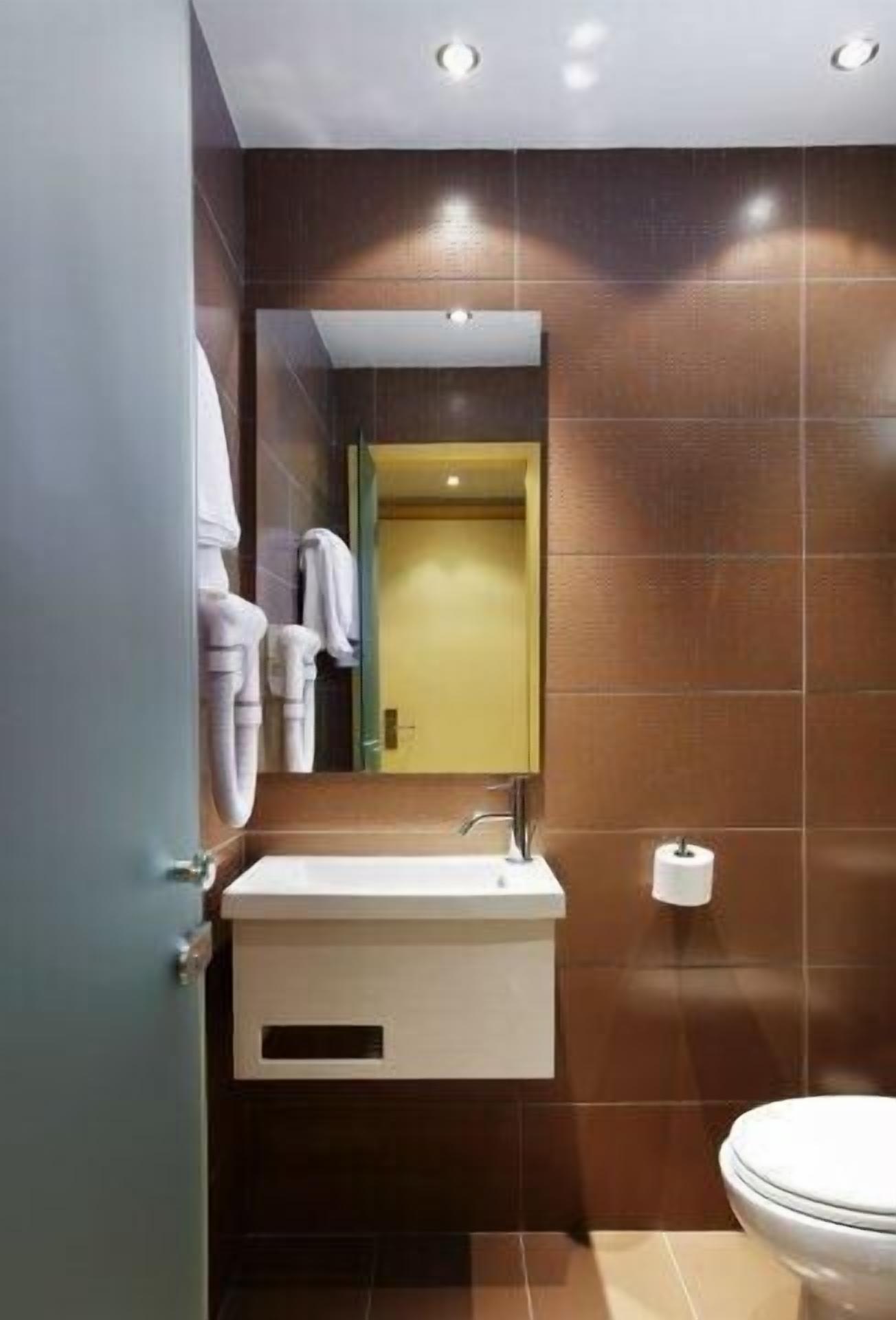 family room | bathroom | shower, free toiletries, hair dryer, towels