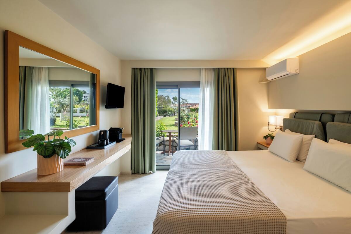 Comfort View Garden View | Iron/ironing board (on request), cribs (free), WiFi (free)