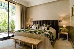 Chalet, vista giardino | Biancheria da letto di alta qualità, minibar, una cassaforte in camera