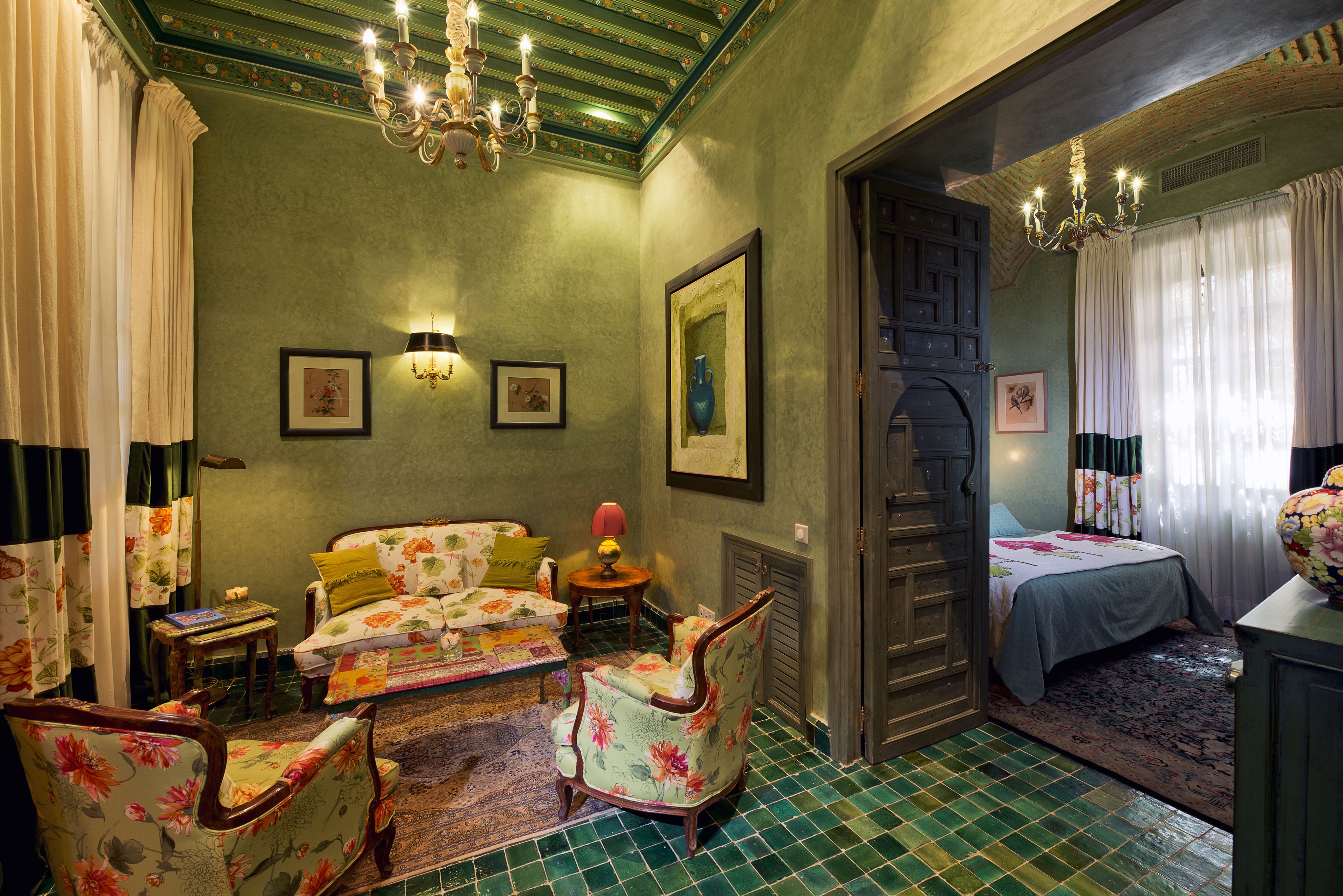 suite | living room | lcd tv, dvd player