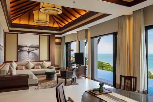 One Bedroom Seaview Hill Pool Villa | Wohnbereich | LCD-Fernseher, Tischfußball, Tischtennisplatte, Kinderspielzeug