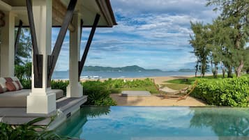 Beach Pool Villa | Terras