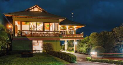 Ficus Sunset Suites