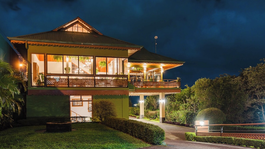 Ficus Sunset Suites