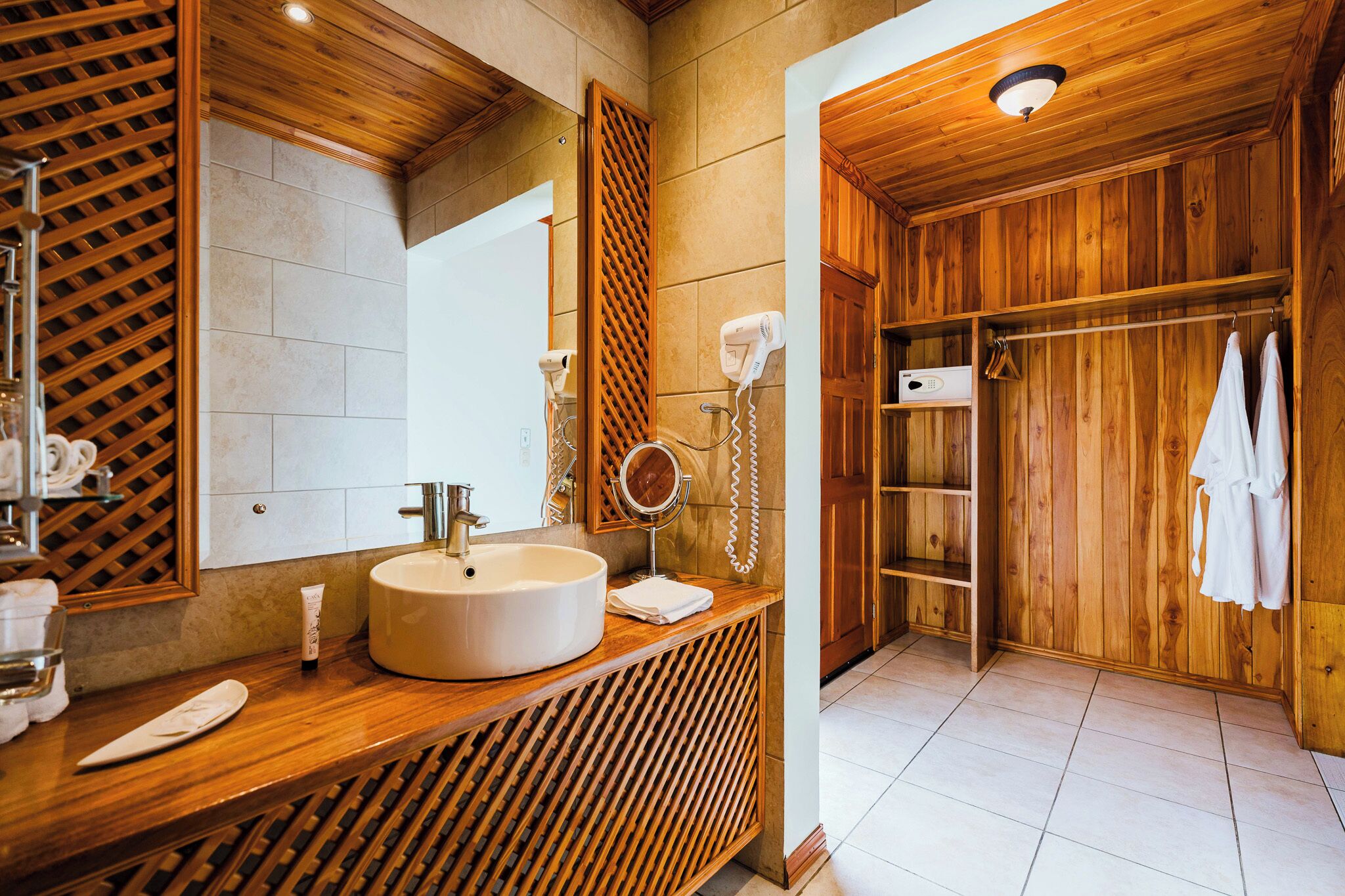 shower, rainfall showerhead, free toiletries, hair dryer