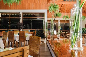 Breakfast, dinner served; international cuisine, ocean views