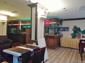 Breakfast, lunch and dinner served