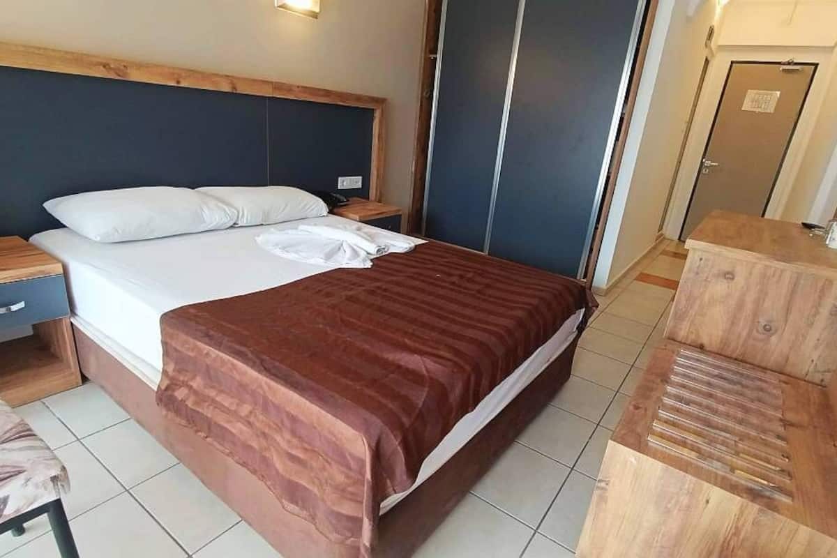 Double Room | Free WiFi