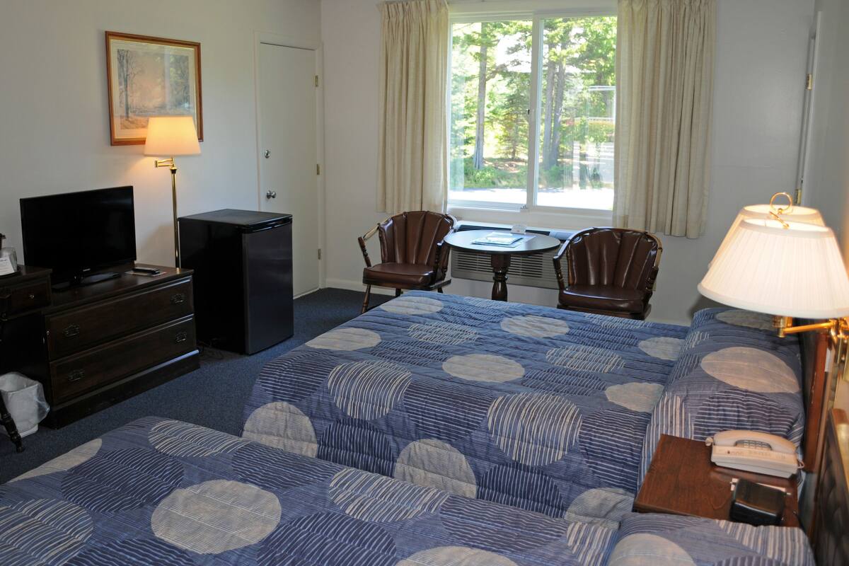 forest view | 1 bedroom, desk, blackout curtains, iron/ironing board