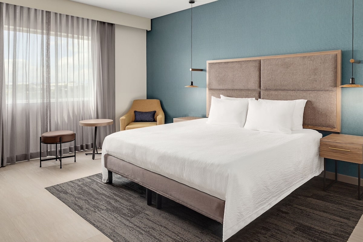 1 bedroom, in-room safe, desk, soundproofing