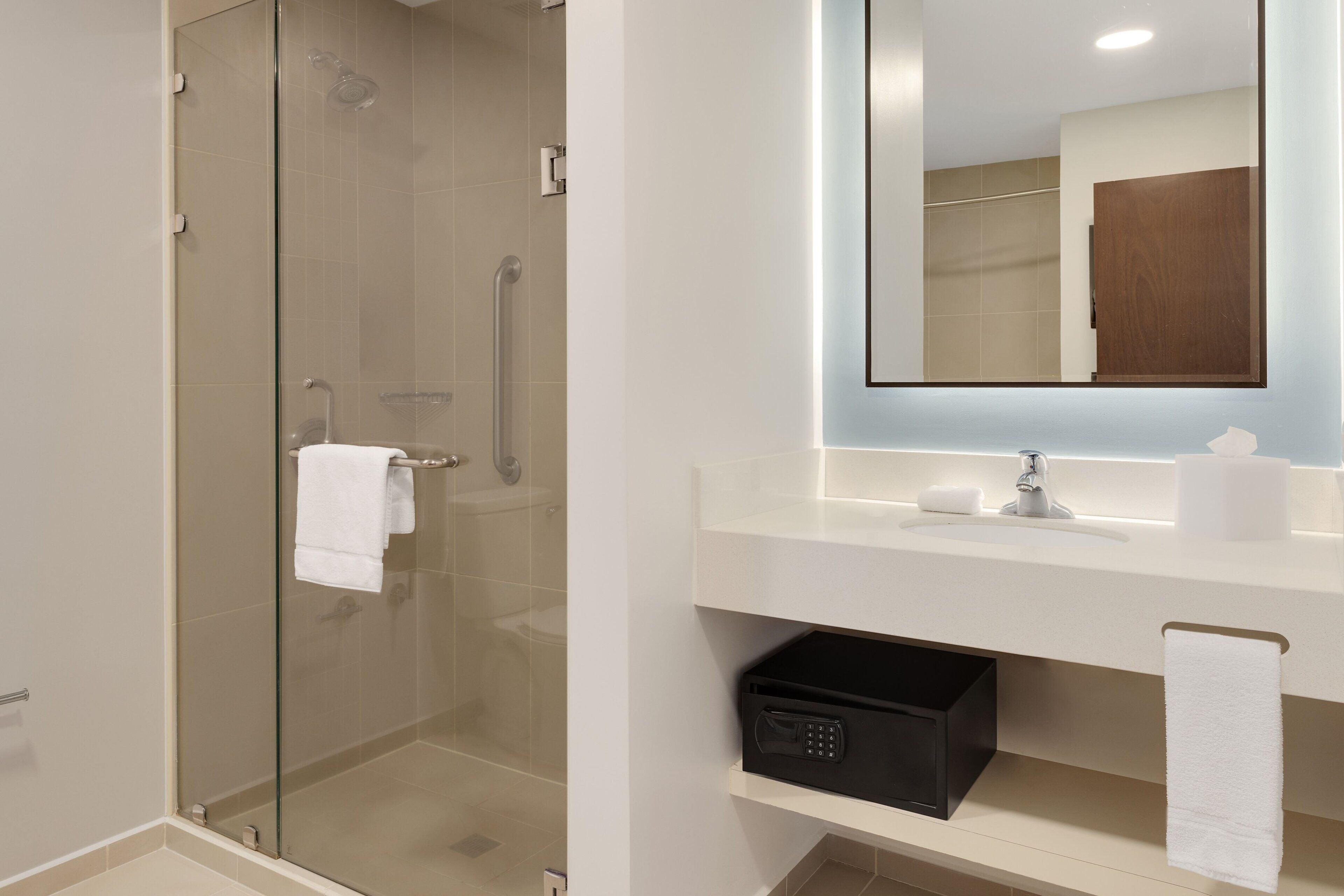 suite, 1 bedroom, non smoking | bathroom | combined shower/bathtub, deep-soaking bathtub, free toiletries