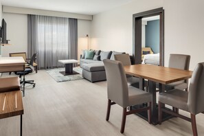 Suite, 1 Bedroom | 1 bedroom, in-room safe, desk, soundproofing - Courtyard by Marriott San Jose Airport Alajuela (Rio Segundo)