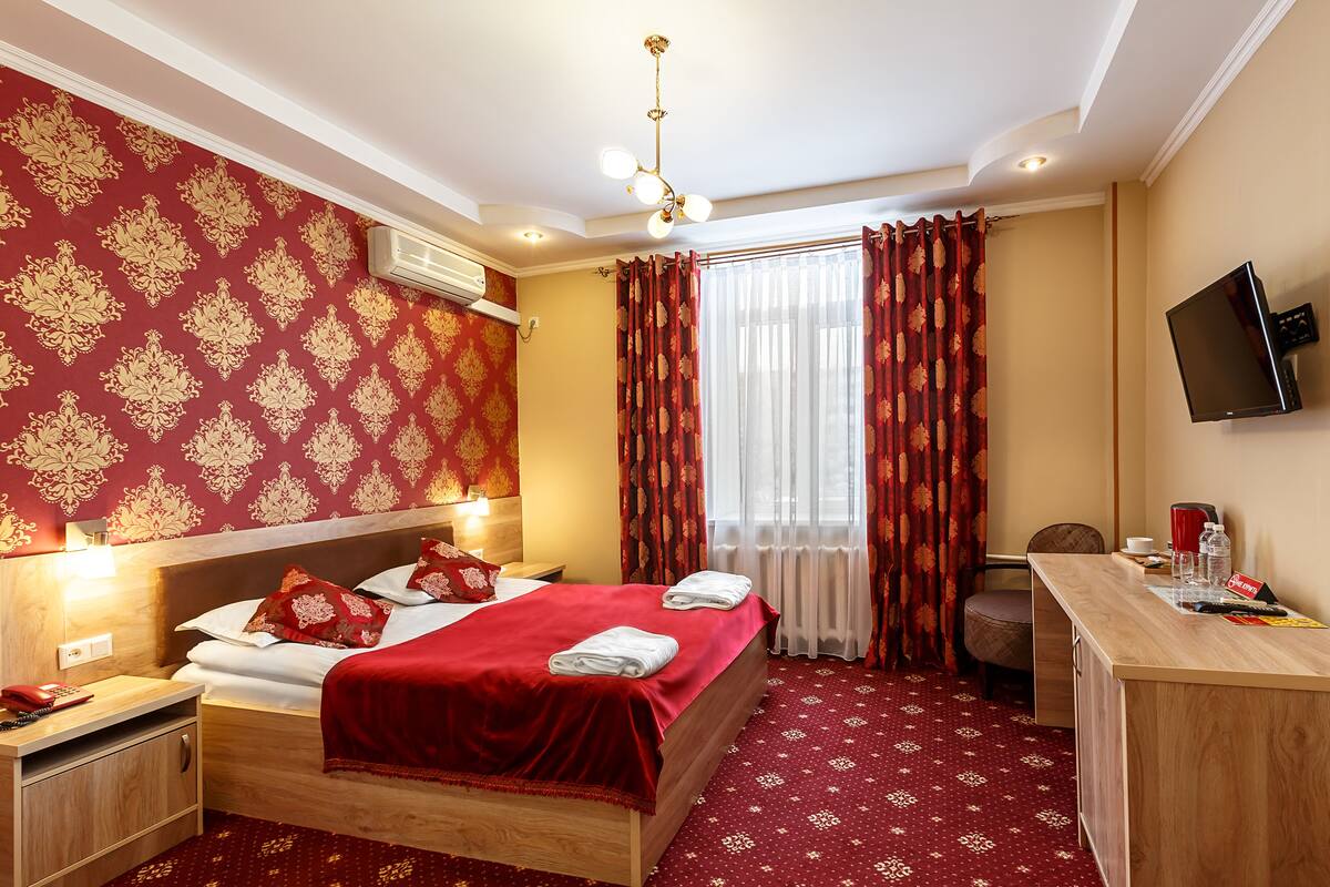 1 kamar tidur, seprai premium, selimut bulu angsa, dan minibar