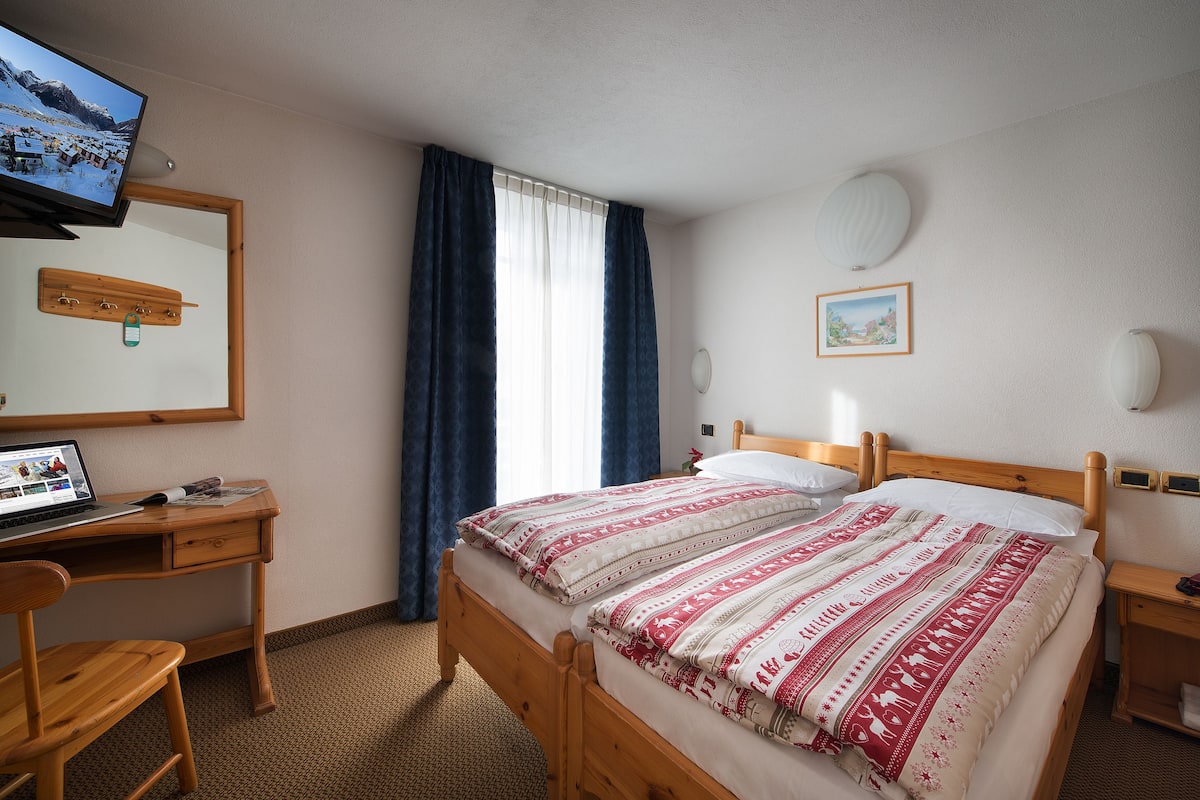 Standard Double Room | Free cots/infant beds, free WiFi