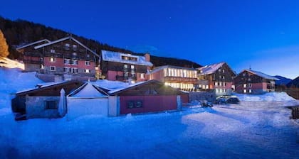 Alpen Village Hotel