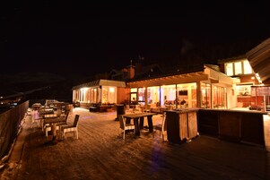 Bar (en la propiedad)
