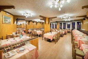 Se sirven desayunos, comidas y cenas 