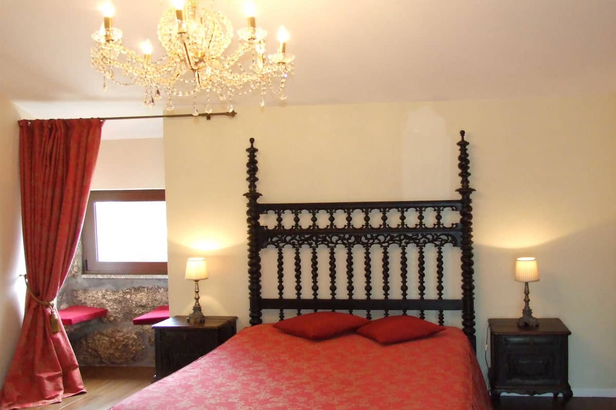 Premium bedding, down duvets, minibar, individually decorated