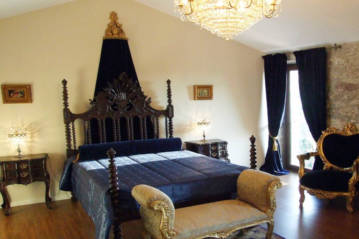 Premium bedding, down duvets, minibar, individually decorated