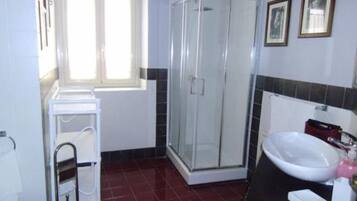 Apartment, 2 Bedrooms | Bathroom