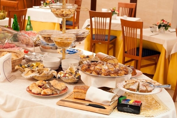 Petit déjeuner buffet compris tous les jours