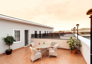 Terrace/patio - Hotel Tiempo (Naples)