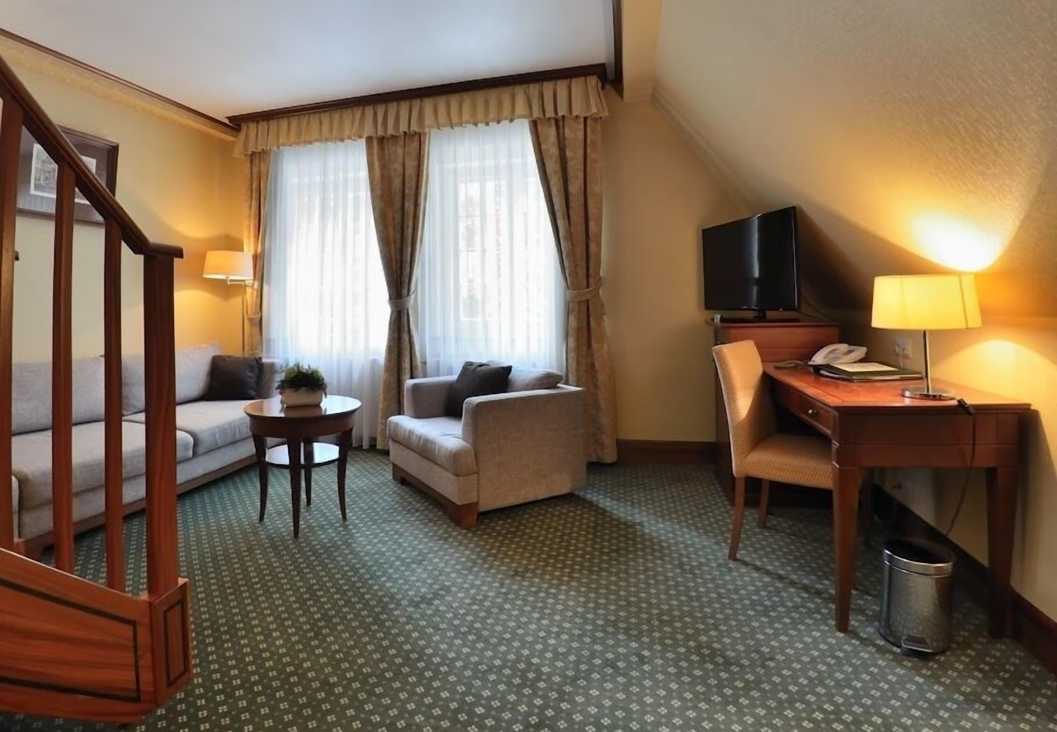 premium bedding, select comfort beds, minibar, in-room safe