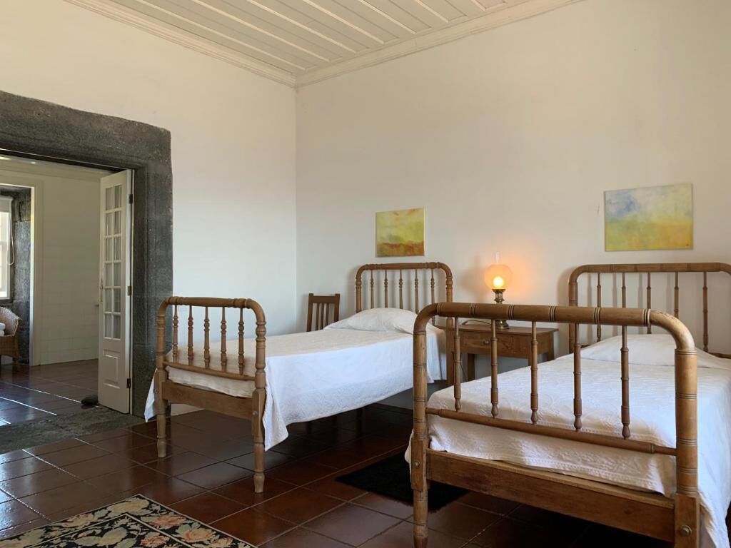 Cribs (free), individually decorated, individually furnished, bed sheets