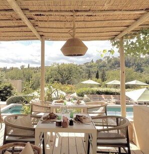 Lunch and dinner served - Toile Blanche (Saint-Paul-de-Vence)