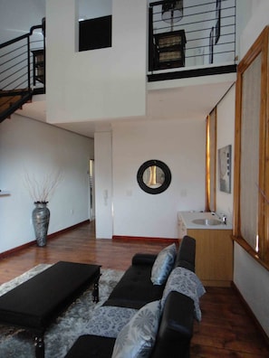 Shared Dormitory, Mixed Dorm (7 People - Prepaid) | Shared kitchen | Fridge, microwave, coffee/tea maker
