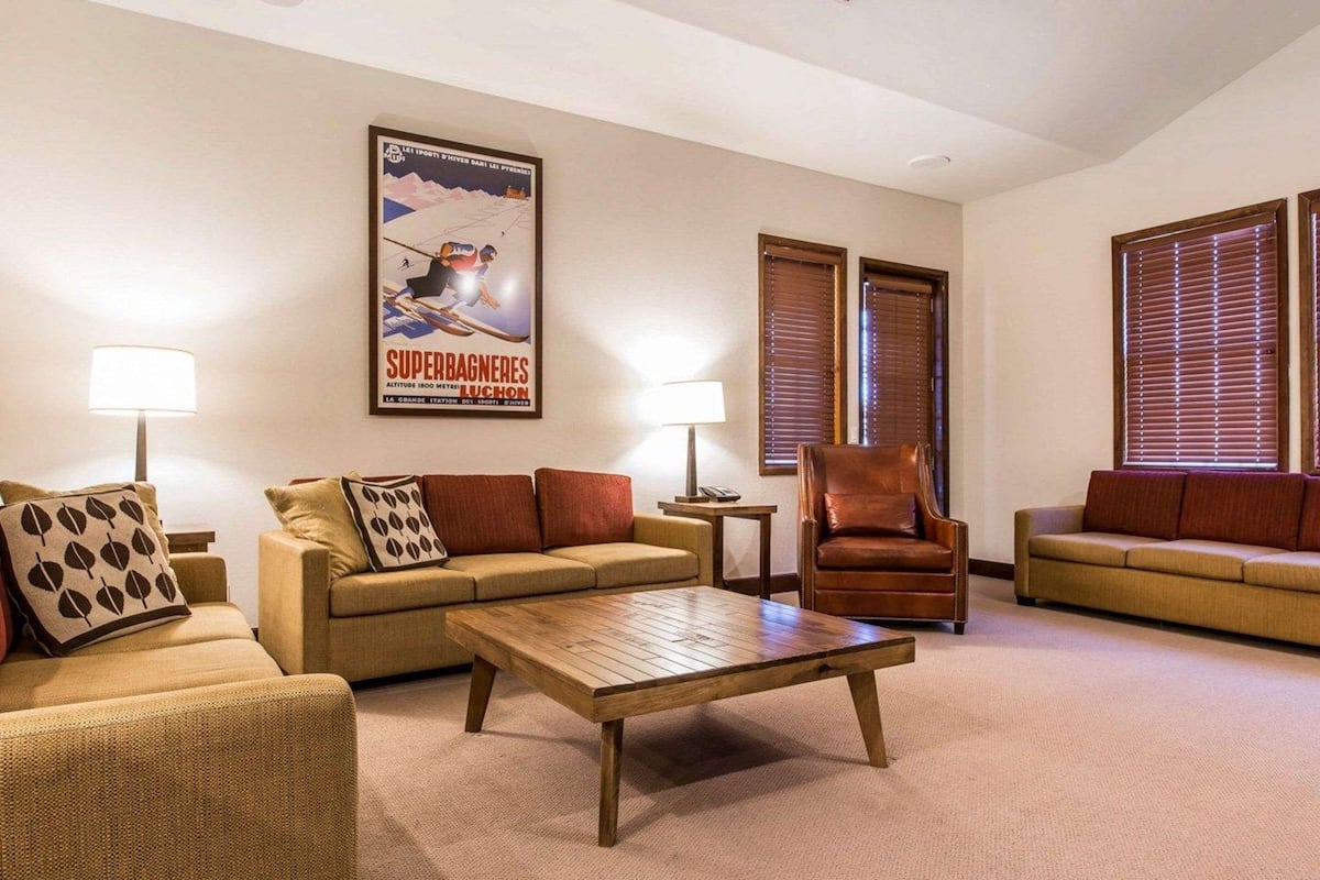 Suite, 3 Bedrooms, Non Smoking | Hypo-allergenic bedding, iron/ironing board, free WiFi, bed sheets