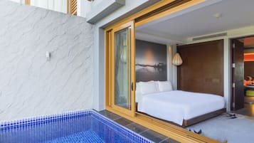 Seaview Junior Pool Suite King | Hypo-allergenic bedding, down comforters, minibar, in-room safe