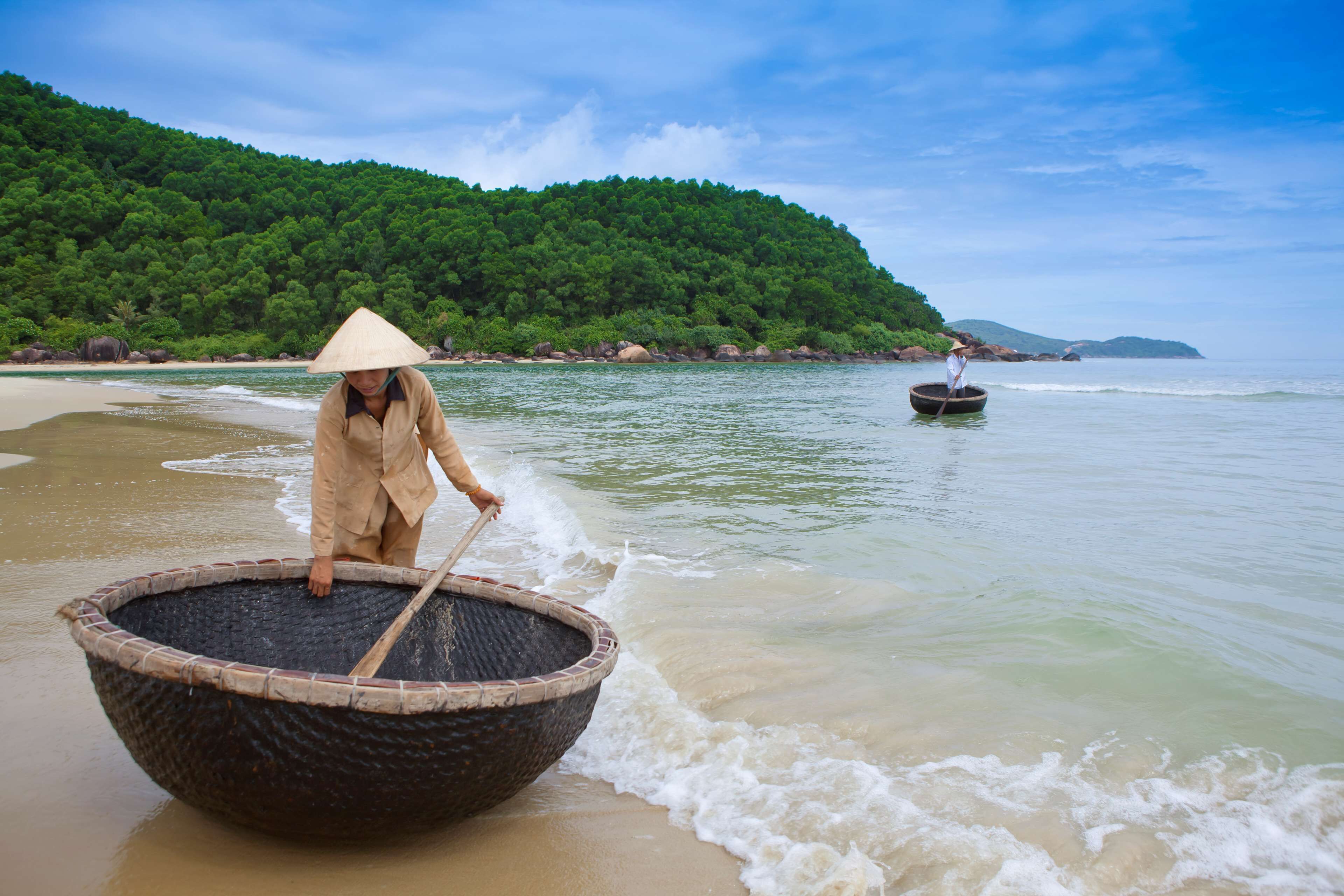 Private beach, sun-loungers, beach umbrellas, beach towels