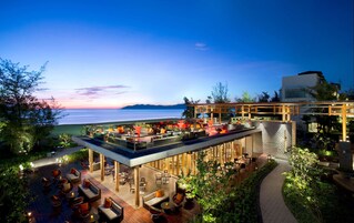 4 restaurants, breakfast, lunch, dinner served; Japanese cuisine