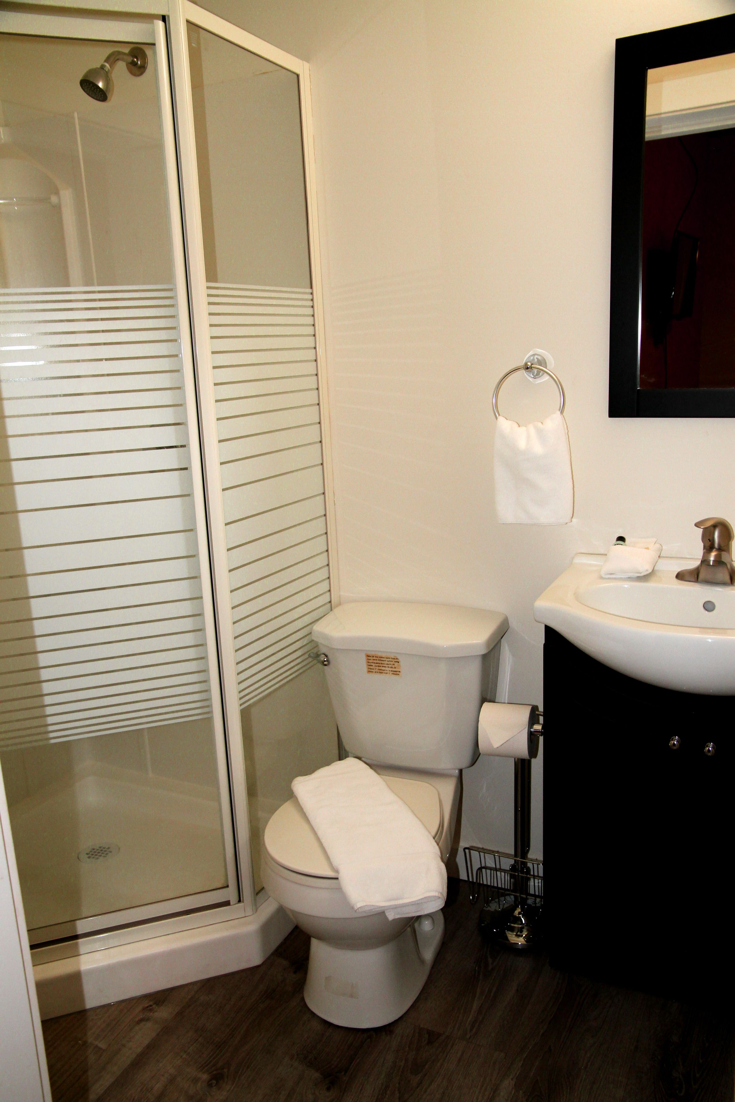 Standard Room, 1 Single Bed (above restaurant) | Bathroom