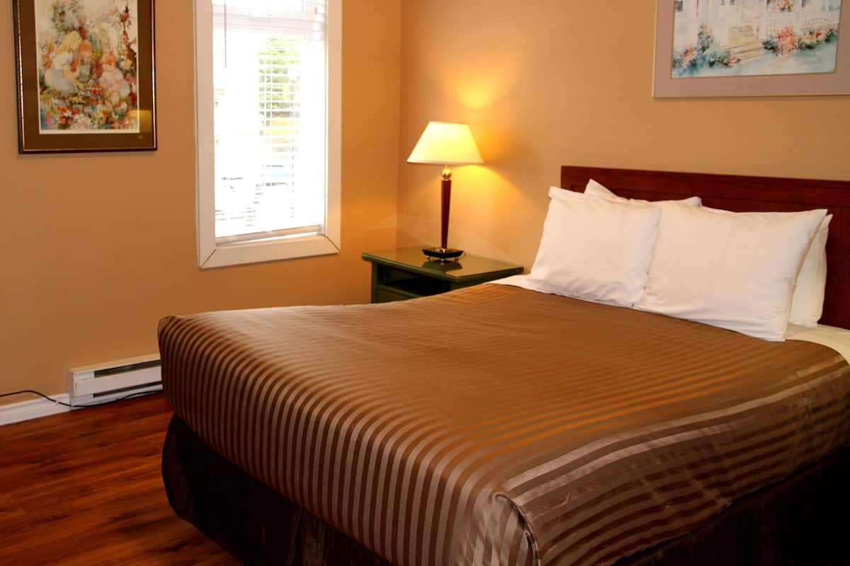 Desk, free WiFi, bed sheets