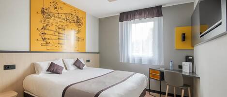 Schreibtisch, Verdunkelungsvorhänge, schallisolierte Zimmer