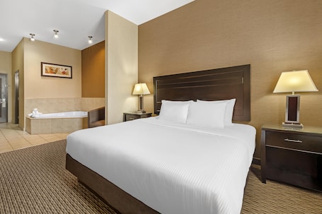 Suite, 1 King Bed, Non Smoking, Jetted Tub. Best Western Estevan Inn & Suites