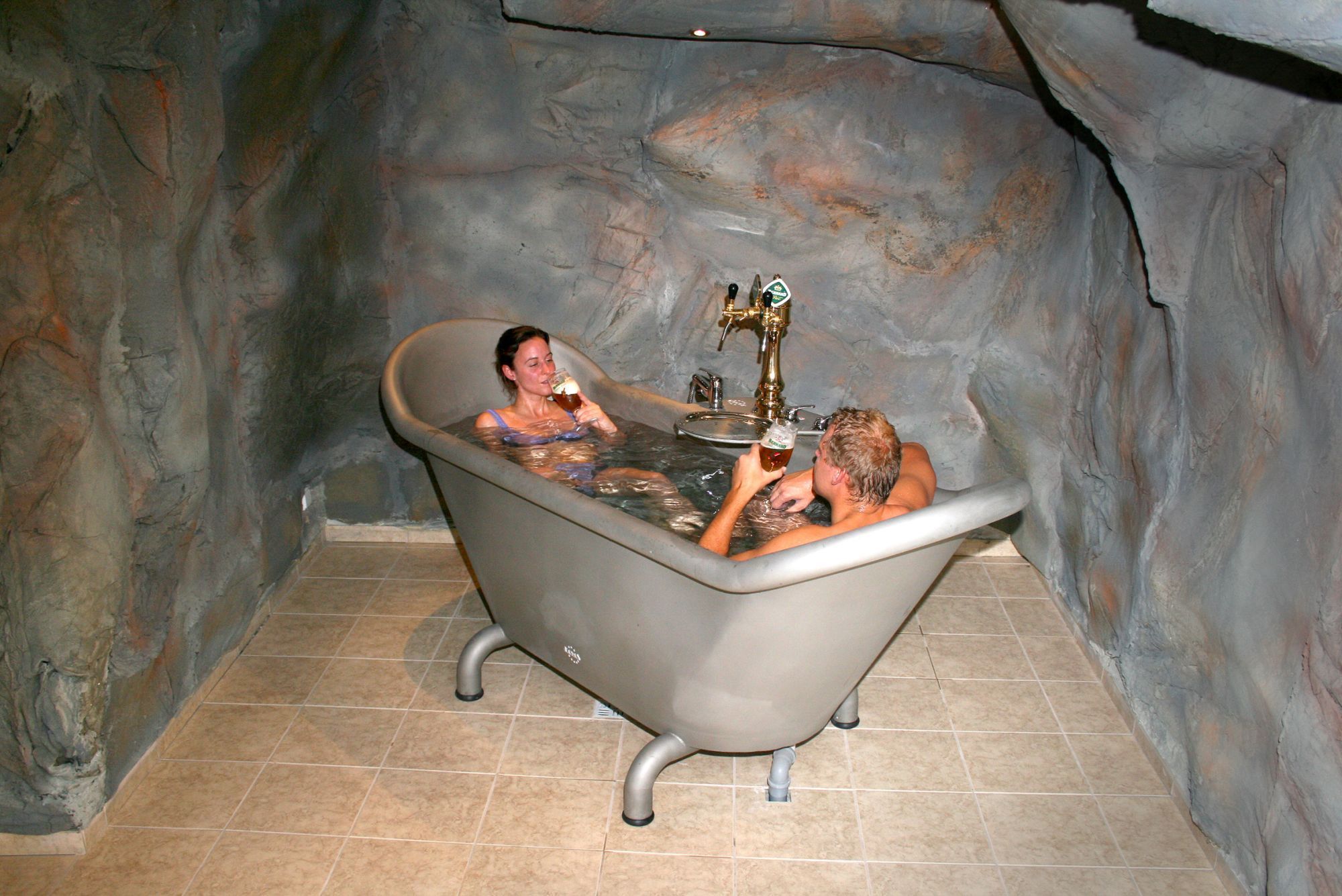 Espace de soins pour les couples, soins corporels, soins d'hydrothérapie