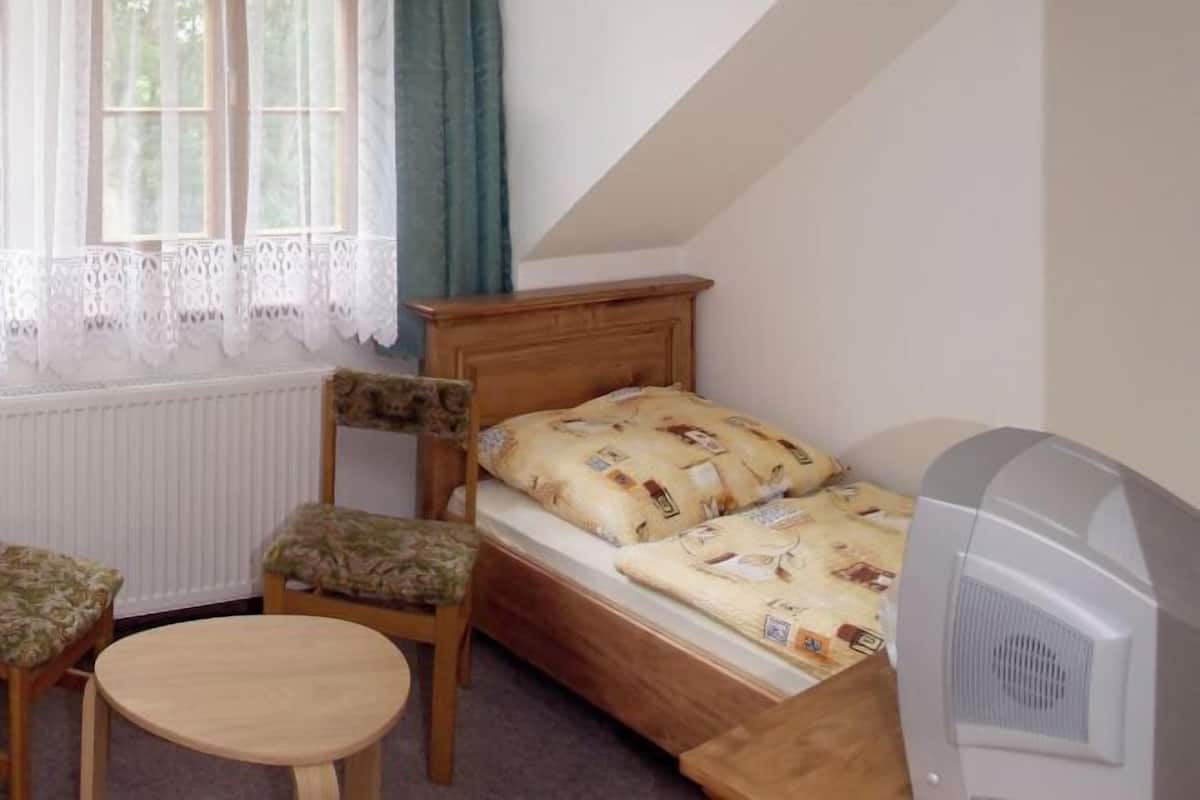 In-room safe, desk, blackout drapes, cribs (free)