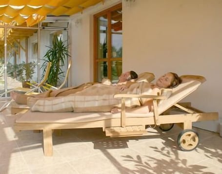 Salas de tratamiento para parejas, tratamientos corporales, hidroterapia. Hotel Stein