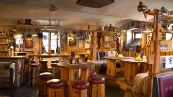 Breakfast, lunch, dinner served; garden views