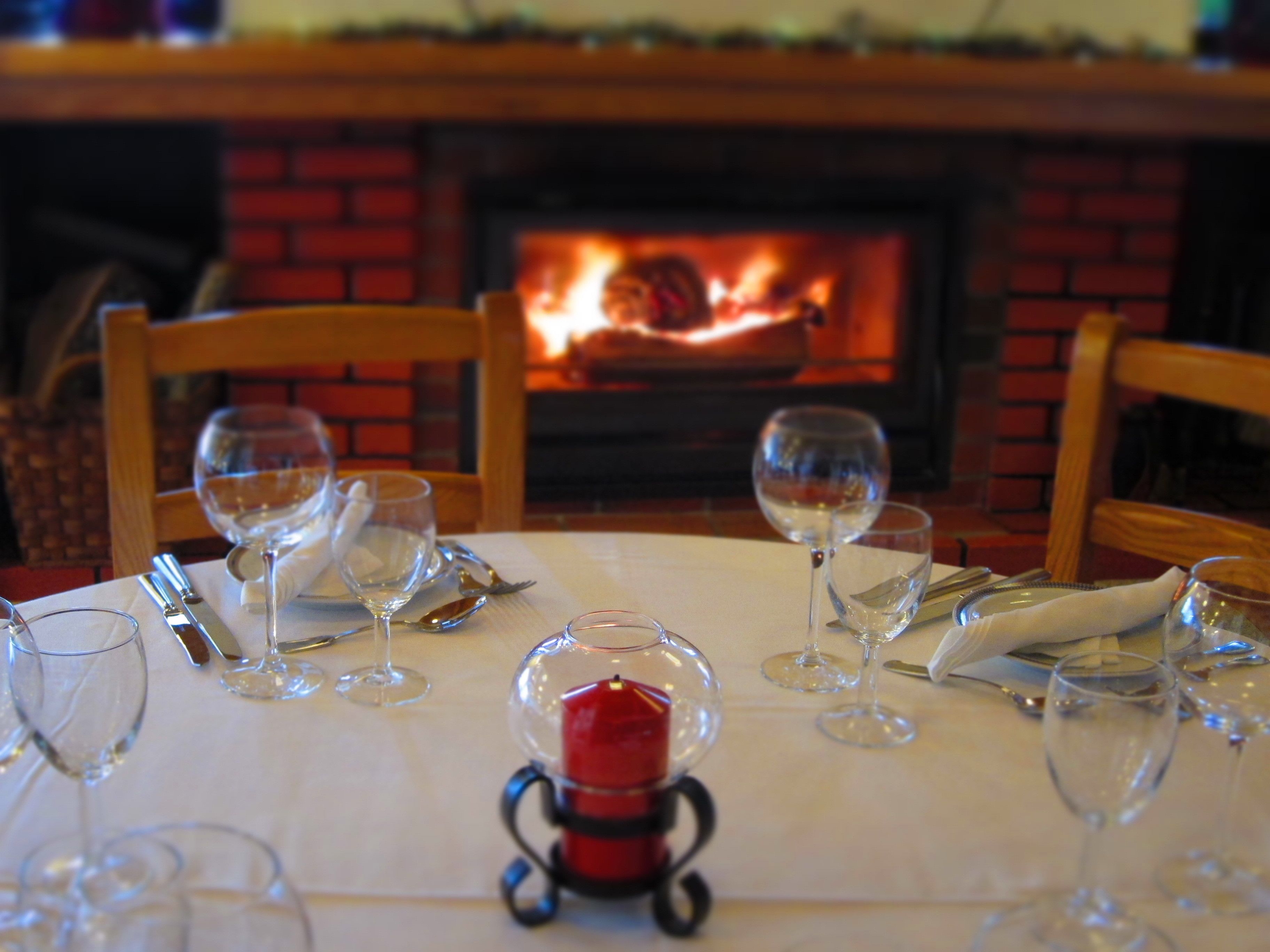 breakfast, lunch, dinner served; al fresco dining