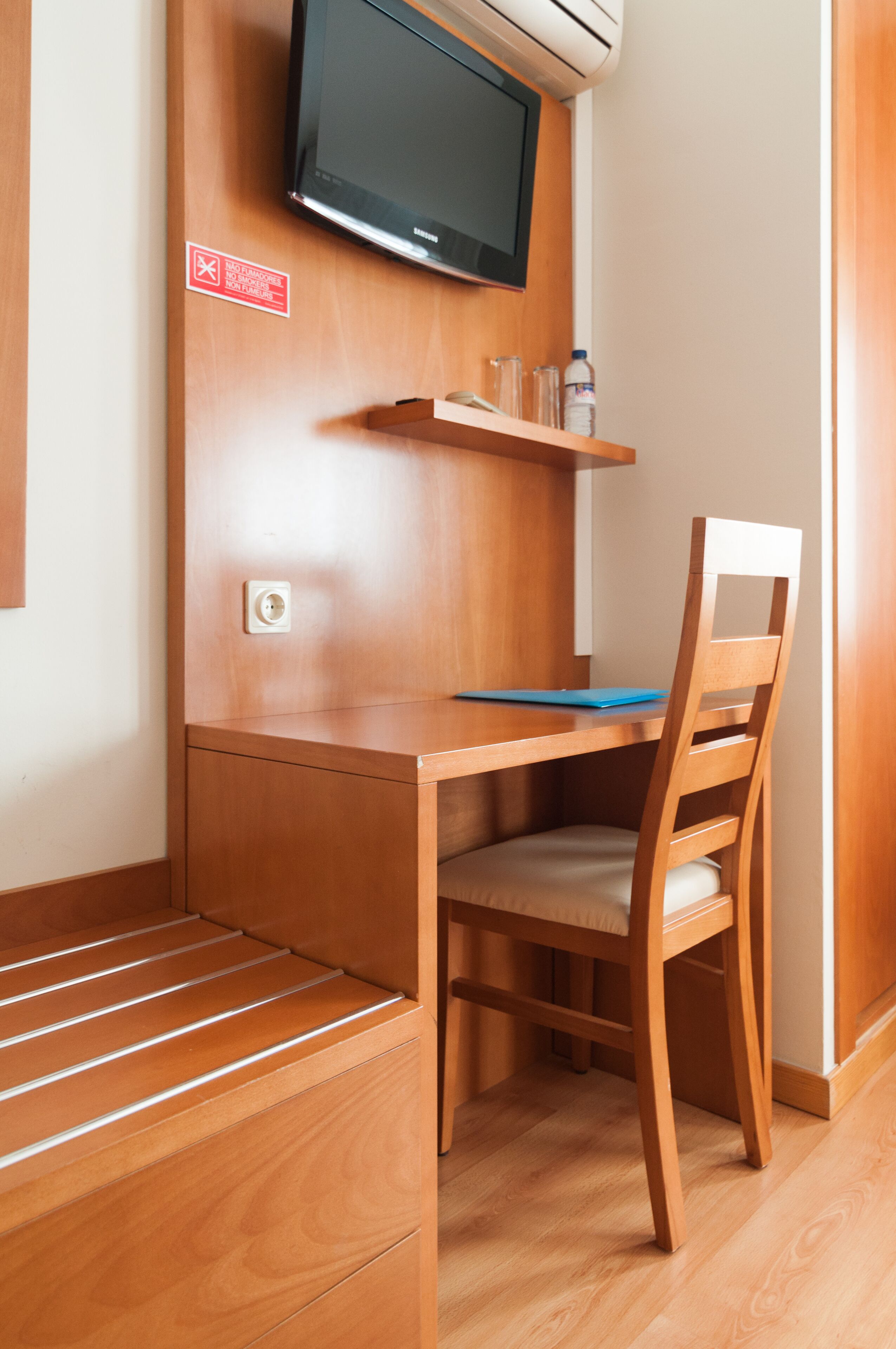 1 bedroom, in-room safe, desk, blackout curtains