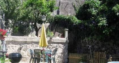 Residencia Pedra Antiga
