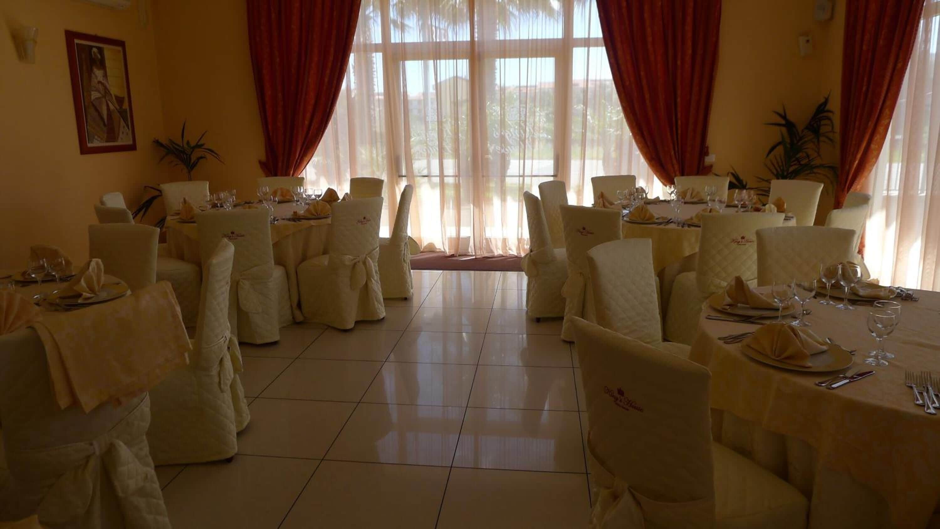 breakfast, lunch, dinner served; pool views