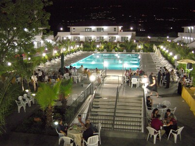 King's House Hotel Resort