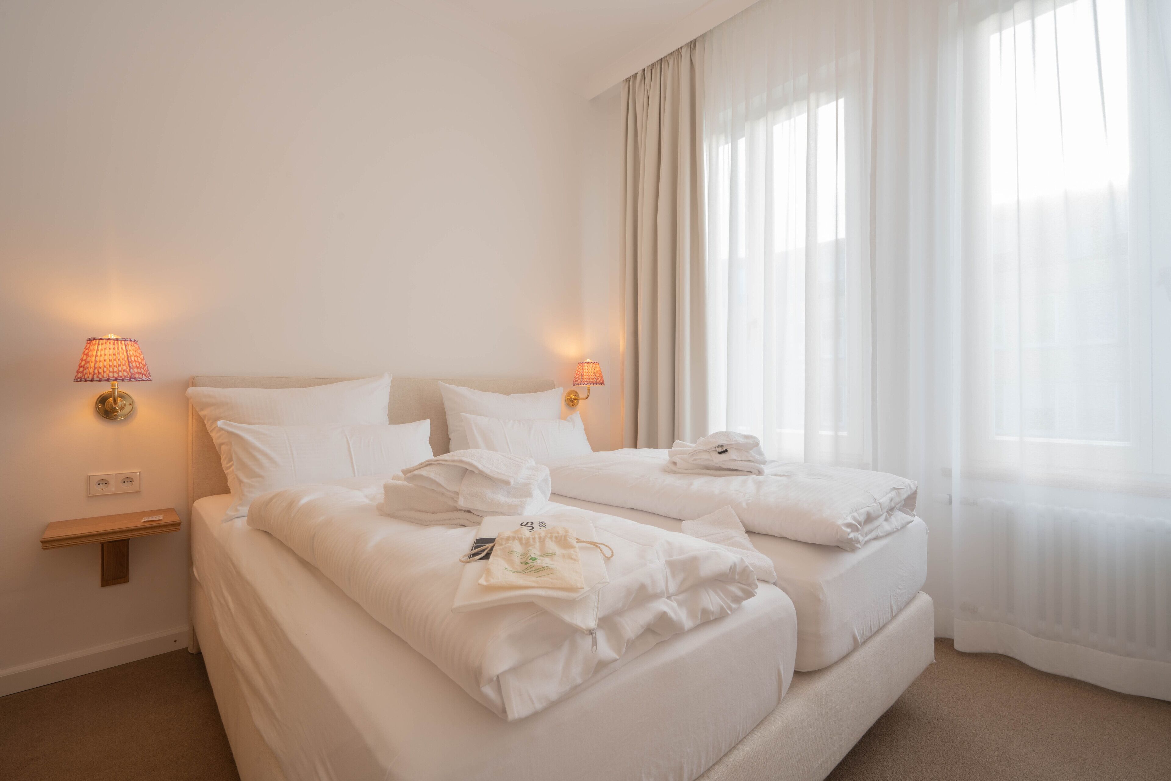 double room, 1 queen bed | free wifi, bed sheets