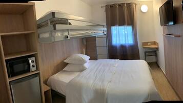 Superior Triple Room | Free WiFi, bed sheets