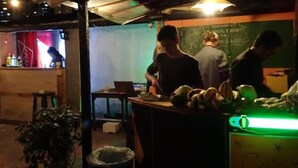 Bar (on property) - Candelos Hostel (Bogotá)